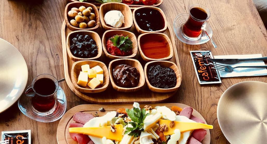 Kahvalti Tabagi Coffe Mode Istanbul Kartal Pendik Calisma Saatleri 08 00 00 00 0 216 354 15 55 2475 Kahvalti Tabagi Kahvalti Yemek Sunumu Yemek
